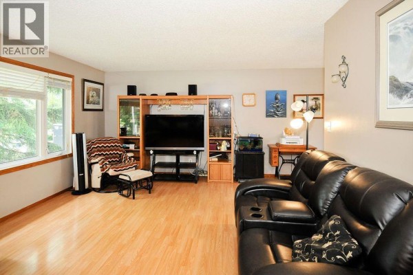 Dining room - 6606 44 Avenue, Camrose, AB T4V2T9 Photo 4