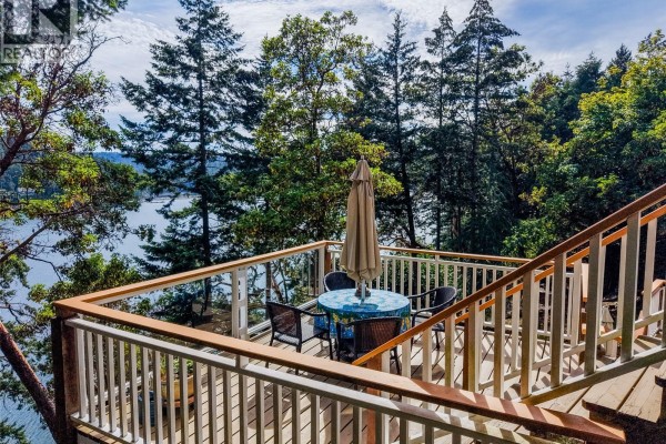 6608 Razor Point Rd, Pender Island, BC, photo 3