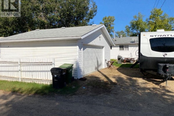 Bedroom - 6609 45 Avenue, Camrose, AB T4V2P7 Photo 4