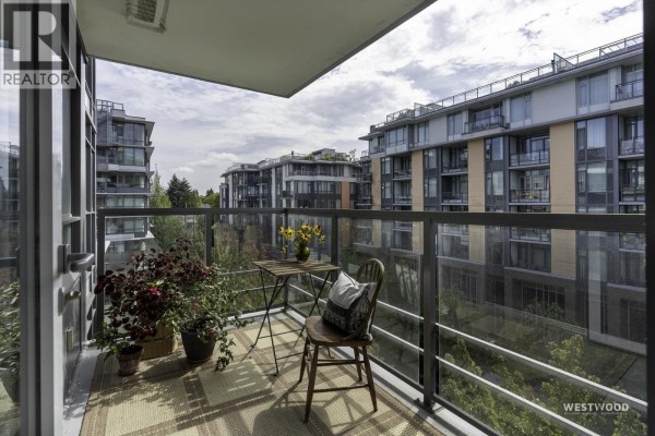 661 2080 W Broadway, Vancouver, BC V6J0C7 Photo 3