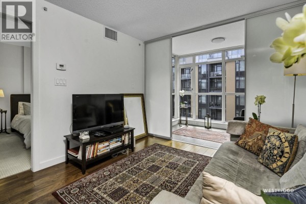 661 2080 W Broadway, Vancouver, BC V6J0C7 Photo 5