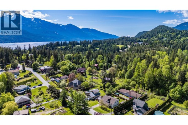 Family room - 661 C Avenue, Kaslo, BC V0G1M0 Photo 5