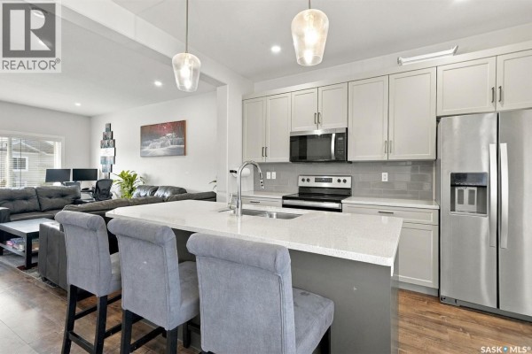 Kitchen - 661 Feheregyhazi Boulevard, Saskatoon, SK S7W0Z4 Photo 2