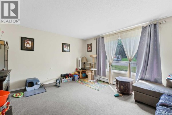 662/664 1 Street Sw, Medicine Hat, AB T1A3Z4 Photo 5
