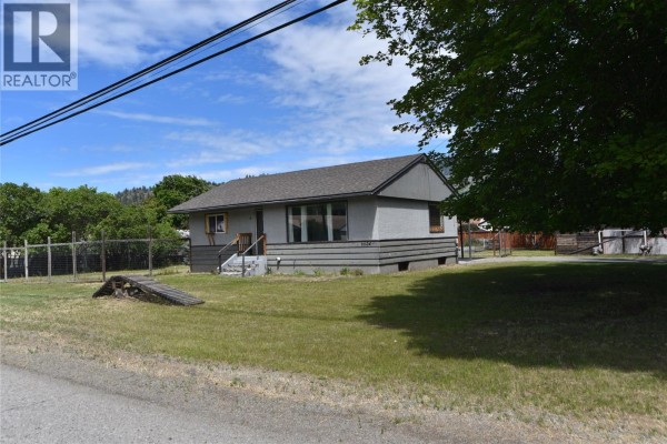 Full bathroom - 6624 19th Street, Grand Forks, BC V0H1H0 Photo 2