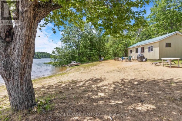 Bedroom 2 - 662a Long Lake Road, Madawaska Valley, ON K0J1B0 Photo 5
