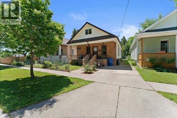 Kitchen - 663 Brock Street, Windsor, ON N9C2T1 Photo 4