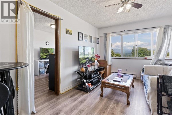 6630-6632 Canada Way, Burnaby, BC V5E3P7 Photo 2