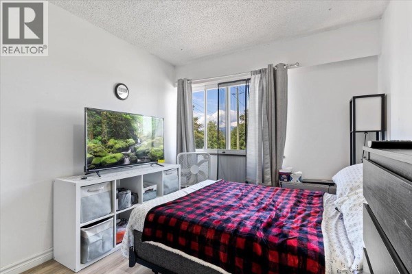 6630-6632 Canada Way, Burnaby, BC V5E3P7 Photo 3