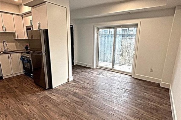 Kitchen - 6638 Mcleod Road Unit# 115, Niagara Falls, ON L2G3G5 Photo 3