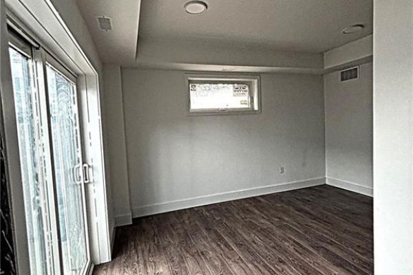 Bedroom - 6638 Mcleod Road Unit# 115, Niagara Falls, ON L2G3G5 Photo 5