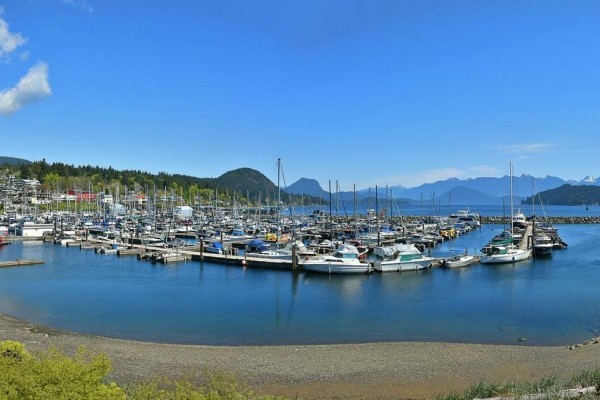 664 Bay Road, Gibsons, BC V0N1V8 Photo 3