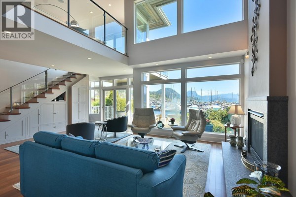 664 Bay Road, Gibsons, BC V0N1V8 Photo 4