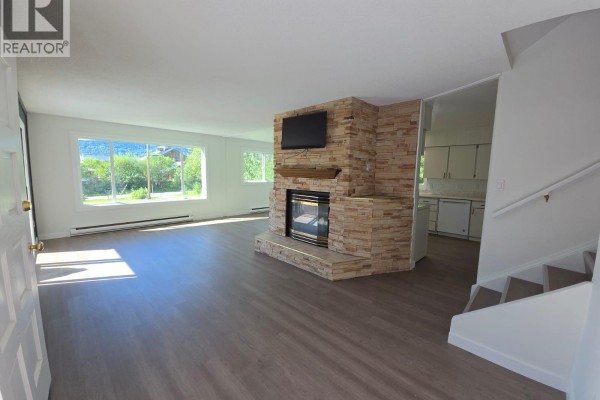 4pc Bathroom - 6640 Lakeshore Drive, Moberly Lake, BC V0C1X0 Photo 4