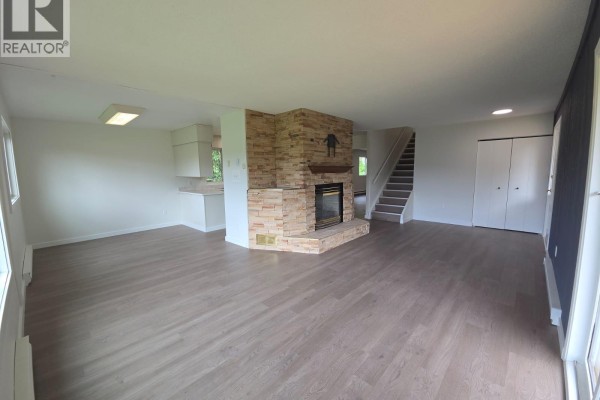 2pc Bathroom - 6640 Lakeshore Drive, Moberly Lake, BC V0C1X0 Photo 5