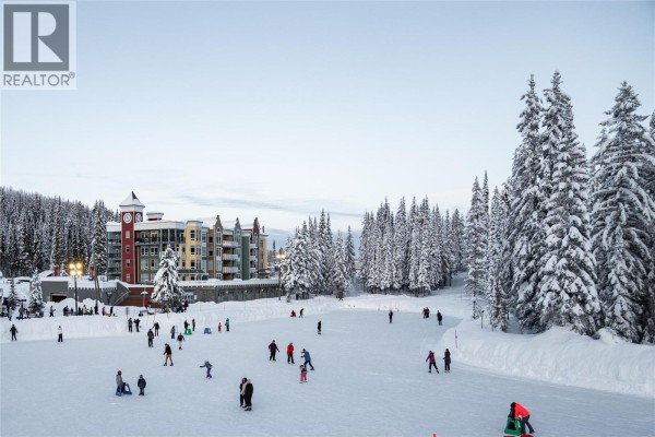 Family room - 665 Monashee Road, Silver Star, BC V1B3M1 Photo 4