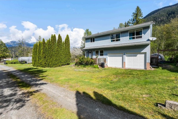 66506 Kawkawa Lake Road, Kawkawa Lake, Hope, BC, photo 2