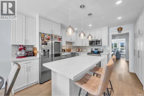 6655 - 6657 Aubrey Street, Burnaby, BC V5B2E3 Photo 4