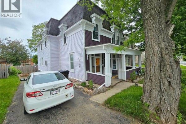 666 King, Bathurst, NB, photo 2