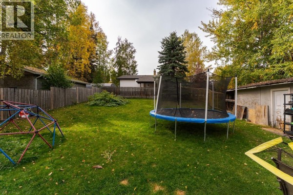 Living room - 6665 Edelweiss Road, Prince George, BC V2K3G1 Photo 3