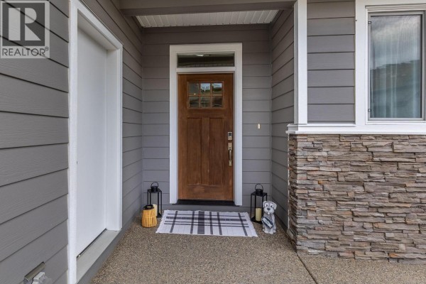 Full bathroom - 6666 Blackcomb Way, Vernon, BC V1B0A2 Photo 3