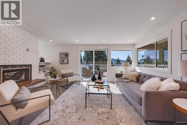 667 Plymouth Drive, North Vancouver, BC V7H2H5 Photo 4