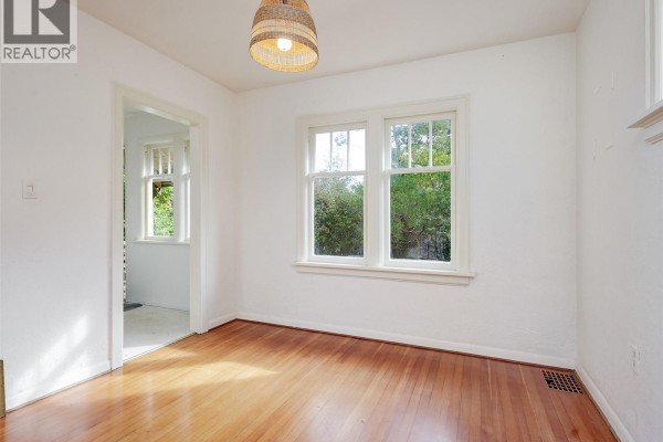 Bedroom - 667 St. Patrick St, Oak Bay, BC V8S4X4 Photo 5