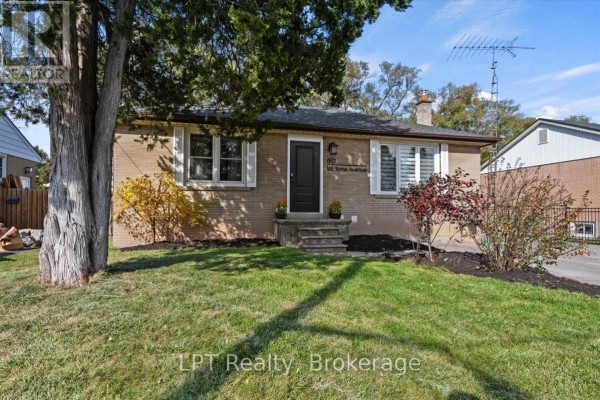 Bedroom 3 - 667 Wickens Avenue, Burlington, ON L7T3T1 Photo 4