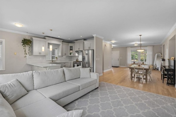 6679 193 Street, Surrey, BC V4N0C1 Photo 2