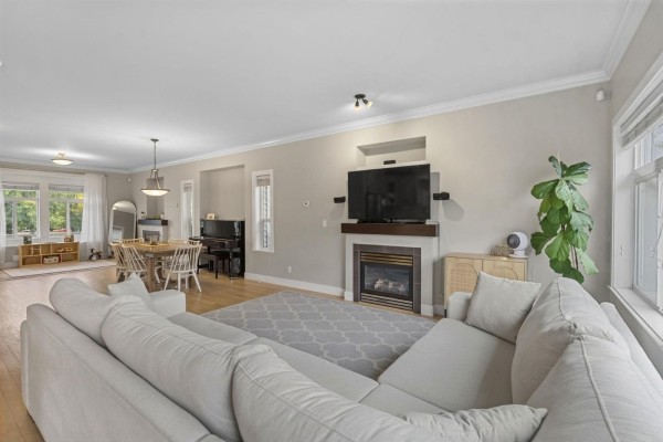 6679 193 Street, Surrey, BC V4N0C1 Photo 3