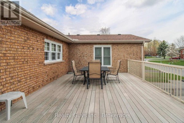 668 Brealey Drive, Peterborough, ON K9K2M7 Photo 4