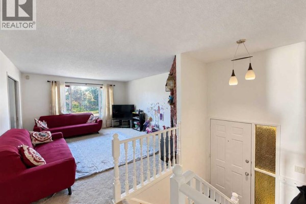 Primary Bedroom - 668 Whiteridge Road Ne, Calgary, AB T1Y2Y8 Photo 4