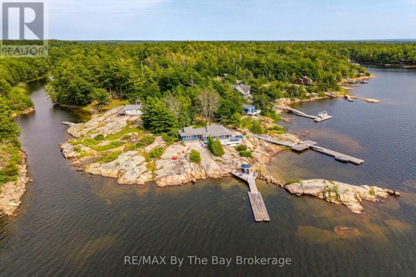6686 Island 1040/little Beausoleil Island, Georgian Bay