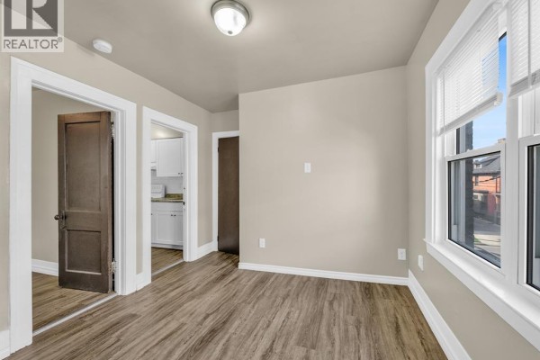 Living room/Dining room - 669 Park, Windsor, ON N9A5V7 Photo 4