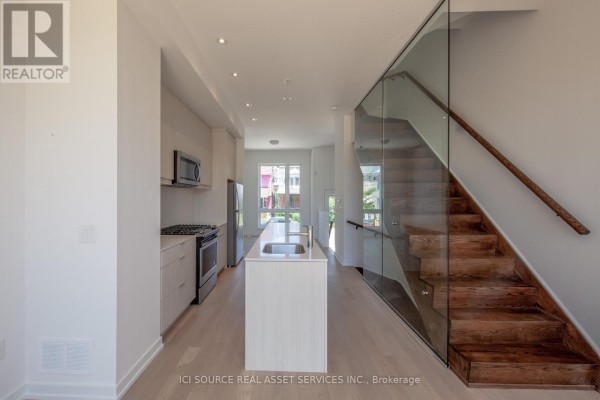 66b Perth Avenue, Toronto, ON, photo 2