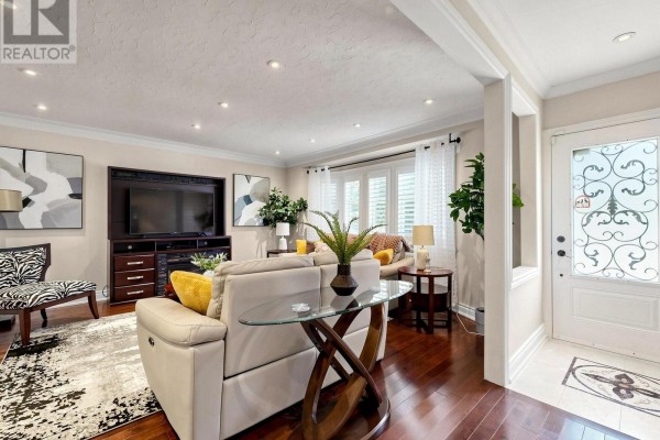 Bedroom 2 - 67 Barrington Avenue, Toronto, ON M4C4Y9 Photo 5
