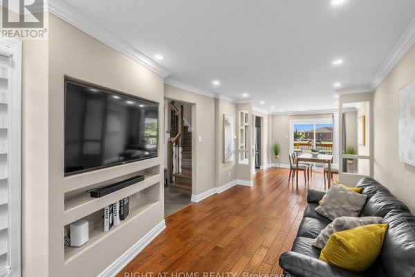 Kitchen - 67 Bigham Crescent, Toronto, ON M9C5C5 Photo 3