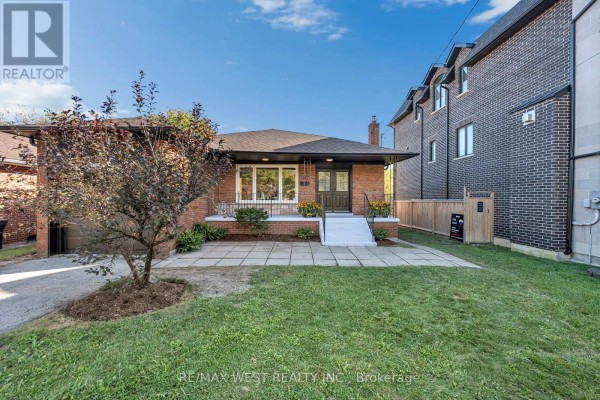 Kitchen - 67 Burncrest Drive, Toronto, ON M5M2Z4 Photo 3