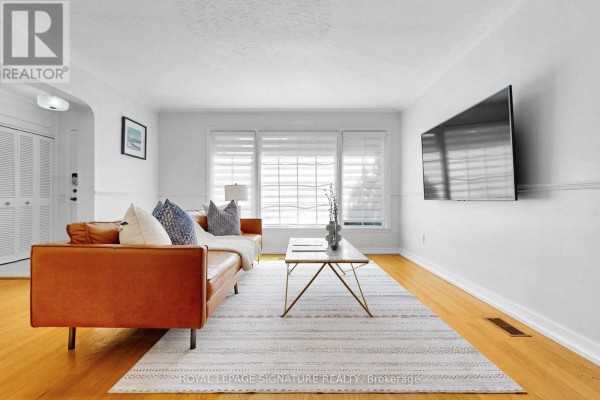 67 Cathedral Bluffs Drive, Toronto, ON M1M2T6 Photo 5