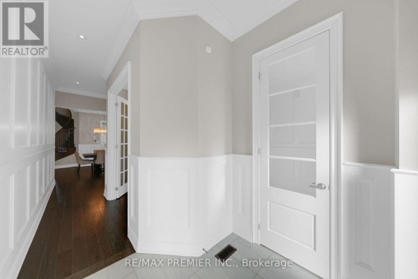 Laundry room - 67 Garyscholl Road, Vaughan, ON L4H3R4 Photo 4