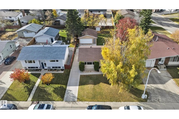 Primary Bedroom - 67 Henry Av Nw, Edmonton, AB T5A2X6 Photo 4