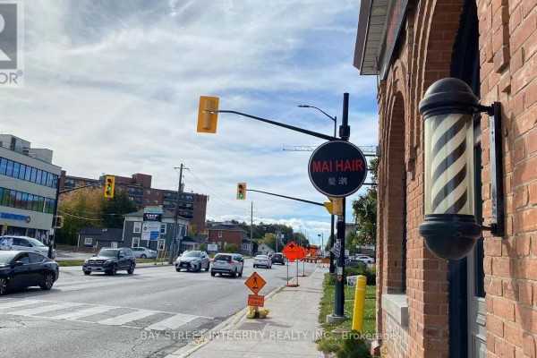 67 Holland Street W, Bradford West Gwillimbury, ON L9N1C5 Photo 4