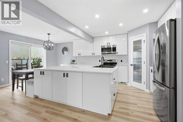 Pantry - 67 Kingsland Heights Se, Airdrie, AB T4A0A3 Photo 5
