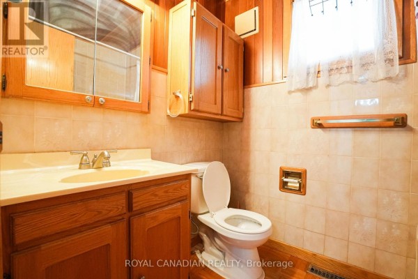 Bedroom 2 - 67 Sutherland Avenue, Brampton, ON L6V2H6 Photo 4