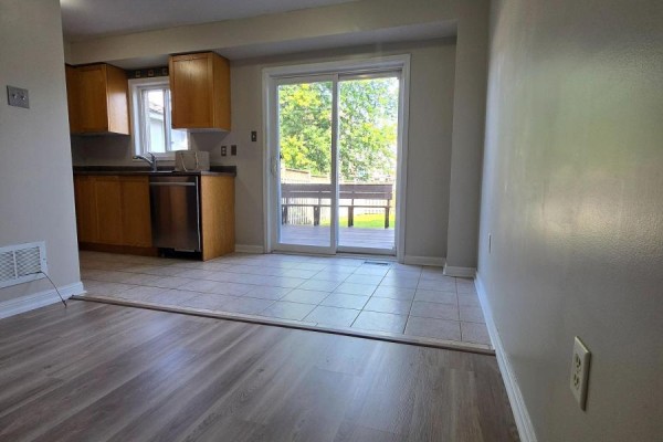 Bedroom 2 - 67 Toscana Drive, Whitby, ON L1R2Z3 Photo 5