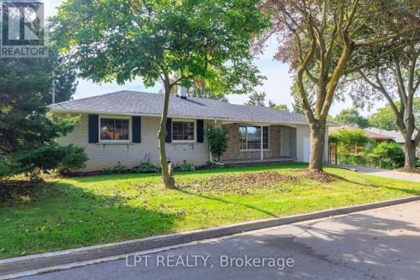 Primary Bedroom - 67 Woodthorpe Road, Toronto, ON M4A1S6 Photo 4