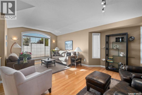 3pc Ensuite bath - 670 Aaron Drive, Prince Albert, SK S6V8C3 Photo 2