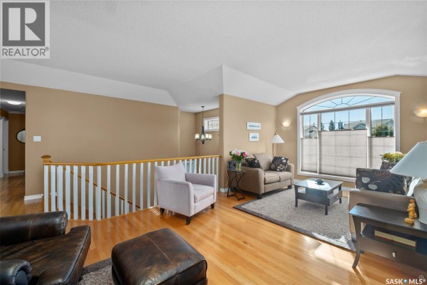 Bedroom - 670 Aaron Drive, Prince Albert, SK S6V8C3 Photo 3