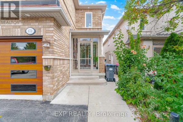 670 Wildgrass Road, Mississauga, ON L5B4J5 Photo 2