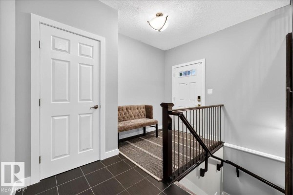 Kitchen - 6703 20 Av Sw, Edmonton, AB T6X0T4 Photo 3